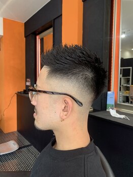 バーバートミーズ(BARBER Tommy's)の写真/【ご新規様/カット+シェービング￥5000】ハイキャリアスタイリストによる"似合わせ"で格好いいスタイルに。