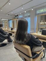 クラップス 上大岡(CLAPS) シルバーグレージュ レイヤースタイル