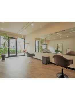 ゆったり過ごせる寛ぎ空間が自慢―。ベテランスタイリスト在籍の少人数制サロンが待望オープン。