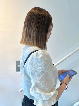 イト(ito) 【 ito ／ 梅田 】ストレートスタイル×切りっぱなしボブ