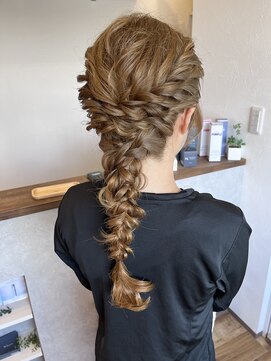 リブヘア(LiB hair) 華やか編みおろしアレンジ