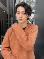 ロイ 南青山 表参道(ROI)&nbsp;黒髪ニュアンスパーマセンターパートスパイラルパーマショート