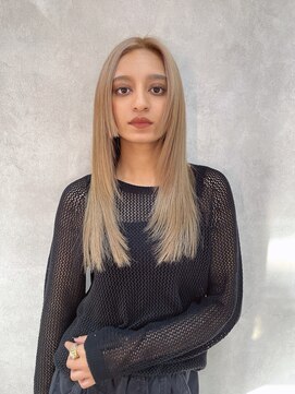 サニー 渋谷(SUNNY) 姫カット、レイヤーカット、ハイトーン、ミルクティーベージュ