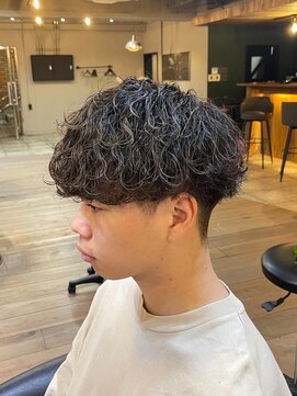 ミオ ベガ(Mio'' VEGA) 束感細かめ 波巻きパーマ