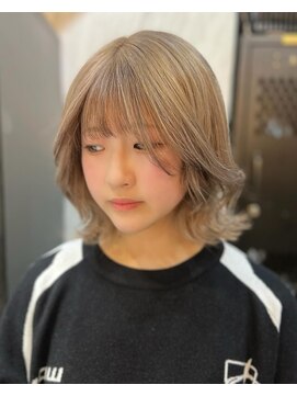 ヴァイス 渋谷店(VAICE) ミルクティーベージュ/フェイスフレーミングデザイン/推しカラー