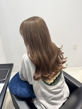 イルミ(iLUMi) iLUMi　×　ベージュカラー