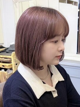 ヒビヲ(HIBIO) タッセルボブダブルカラー切りっぱなしボブ外ハネボブ顔周り30代
