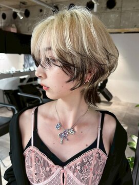 シオン(shion) ショートミディアムブリーチブロンド_F0967