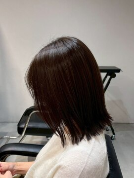 ファルベ(Farbe) 黒髪/オリーブグレー/小顔/ココアベージュ