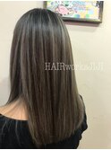 アッシュベージュ × ハイライト