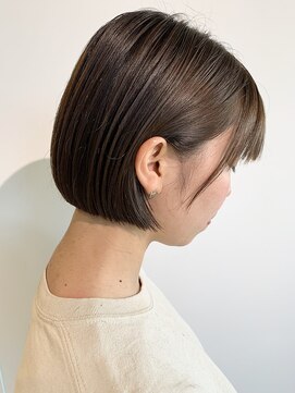 イズ(iss) #ミニボブ #カーキアッシュ