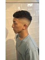 メリケンバーバーショップ フクオカ(MERICAN BARBERSHOP FUK)&nbsp;かき上げヘアショートレイアーくせ毛風パーマコンマヘア81