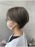 ハイライトアッシュグレイカラー すっきり丸みショート