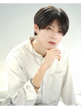 アクロス 原宿(AKROS) ナチュラルシースルー韓流ショート