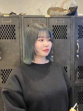 アチーブリス(achieve Liss) 外ハネボブカット 寒色系カラー ブルーアンブレラ