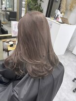 リア(riah) ダブルカラーミルクティーベージュレイヤーカット韓国ヘア