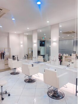 シャルム バイ アローズCharm by Arose)の写真/透明感のあるカラーリングや、SNSで見るようなうるツヤ髪になれる髪質改善もお任せ！