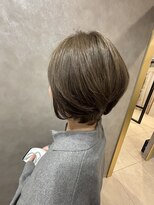 ロウ 町田(ROW)&nbsp;白髪を活かすグレージュ×ショート