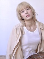 コイ(coii) ブロンド/レイヤーボブ/ハッシュカット/顔周りカット
