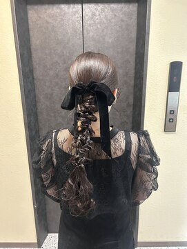 ミラ(Mila) リボンがかわいい＊ふわもこローポニー/結婚式.お呼ばれ