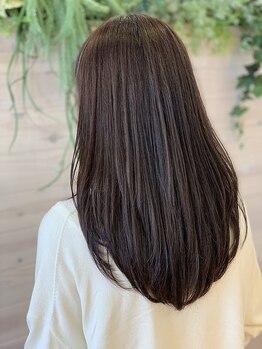 ブルーム(bluem)の写真/ストレートしながら潤い持続で同時ケアも叶う♪今までにないほど柔らかく、しなやかで艶めく極上ヘアに―。