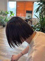 トウキ(touki)&nbsp;切りっぱなしミニボブ抜け感シアーベージュ