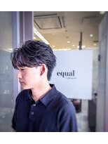 イコール(equal) センターパートフェザーショート