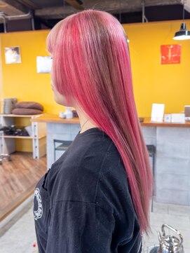 ノア(noa.) ピンクの濃淡が可愛い！個性派デザインカラー