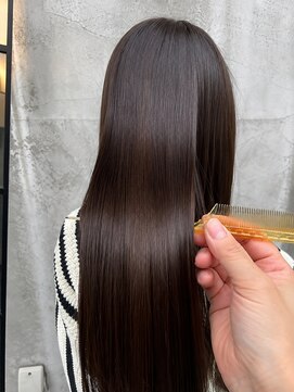 ジュイール(Jouir) カラーの屋内と屋外での見え方のちがい