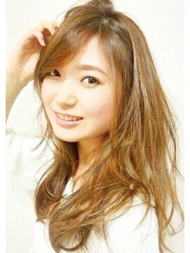 クラメールパリ 福岡(Kraemer Paris) ほぐし感とランダムカールがエレガントな雰囲気　　by　石川裕子