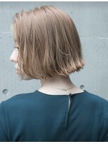 ルティア(Lutia)&nbsp;切りっぱなしボブ　ミルクティベージュ