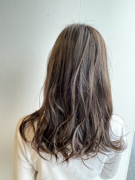 美容室 アイディー i-dee ベージュハイライト