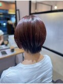 すっきりシルエットの大人ショートスタイル