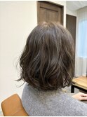カーキベージュ