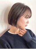 顔周りレイヤーカットグレージュカラーくびれボブショートカット