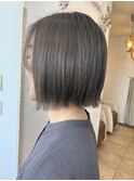 切りっぱなしボブ×オリーブベージュ系