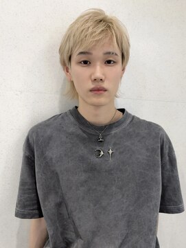 ユーフォリア 渋谷グランデ(Euphoria SHIBUYA GRANDE) ハイトーンショート ショートウルフ ブロンド MOMO