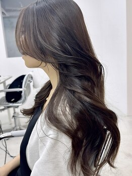 ヒン(HIN)の写真/新感覚の美髪チャージで芯のある極上な髪質が手に入る☆髪質改善Tr・ケラスターゼ・オージュアなど豊富♪