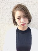 大人かわいい潤いベージュボブ