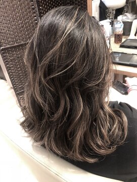 ジュール 新宿(Joule) ハイコントラスト外国人風セミディ ［新宿］