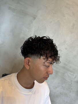 バーバーショップ フォーシーズン(BAR BER SHOP FOURSEASON) スパイラル/ツイスパ/フェード/スキンフェード