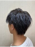 青髪ショートマッシュ