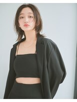 顔まわりレイヤーぱつっとストレートボブ