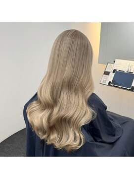 ナインバイトゥルース(9 NINE by truth) ホワイトベージュカラー