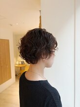ルームキタハマ(room kitahama)&nbsp;【お洒落ショート】抜け感たっぷり！ラフな動きの強めパーマボブ
