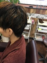 ヘアデザインアンドクリエーション リヴィエ(HAIR Design&Creation REVIE) REV I E×ベリーショート