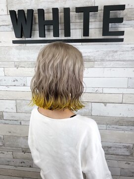 ホワイト 札幌大通店(WHITE) 裾イエローカラー