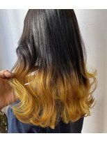 アン(Hair make un)&nbsp;イエローグラデーションカラー