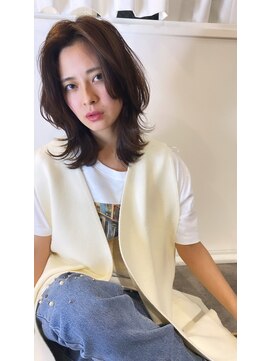 ミント 鳳(Mint.) フェイスレイヤースタイルフェザーバング外ハネスタイル