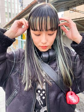 トゥコ(tuco) インナーカラーペールグリーンぱっつん姫カット